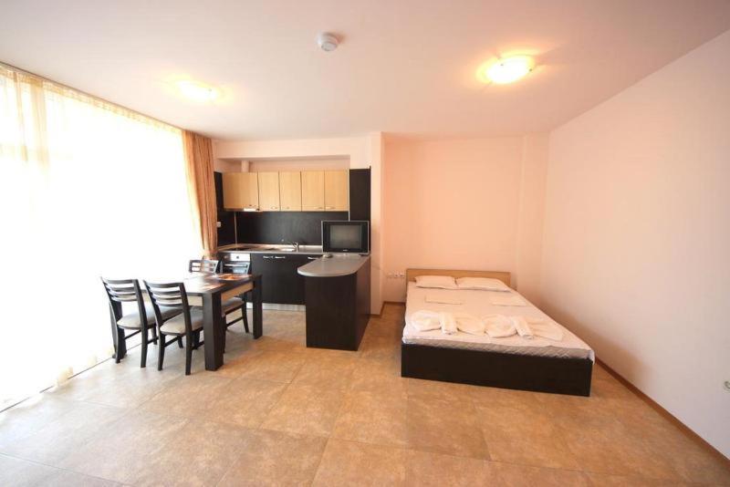 Menada Grand Kamelia Apartments Sunny Beach Phòng bức ảnh