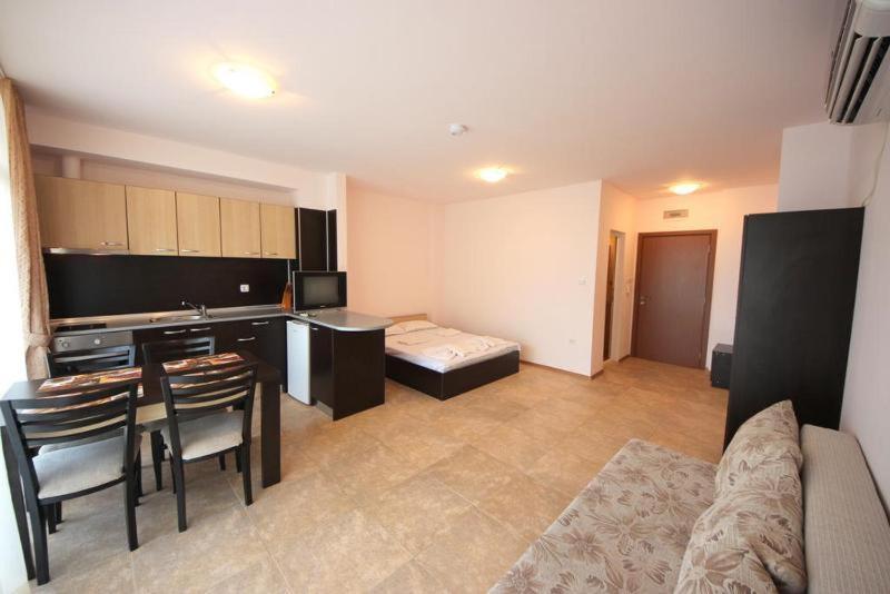 Menada Grand Kamelia Apartments Sunny Beach Phòng bức ảnh