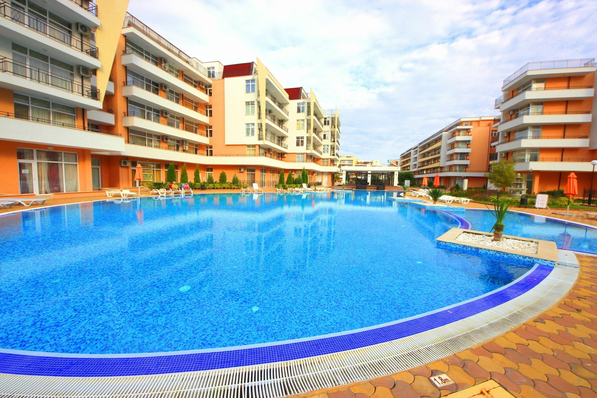 Menada Grand Kamelia Apartments Sunny Beach Ngoại thất bức ảnh